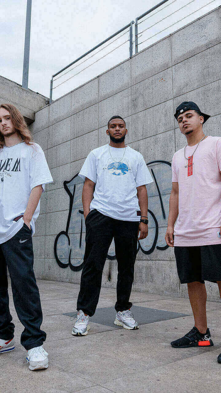 A NEW BEGINNING, BLUE SKY OVERSIZED E SCRT RED BOX LOGO MASCULINO